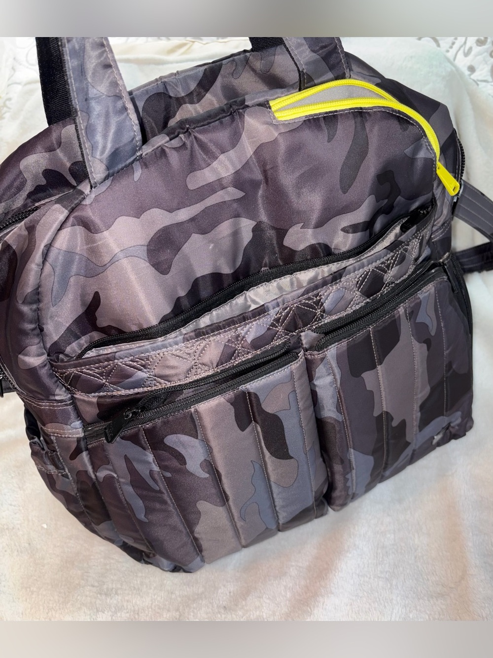 LUG Boxer Overnight Bag Quilted Camo - Picture 3 of 12